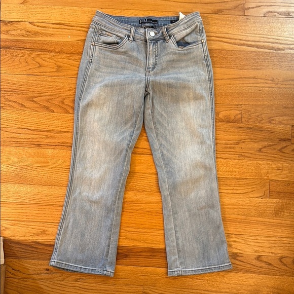 FDJ French Dressing Jeans Olivia Light Blue Ankle Cropped Flare Jeans Women 2 - Picture 1 of 6